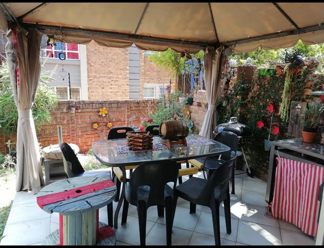 2 BEDROOM TOWNHOUSE FOR SALE IN GLEN MARAIS
